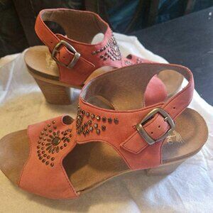 Dansko size 39UK/8.5US red sandal